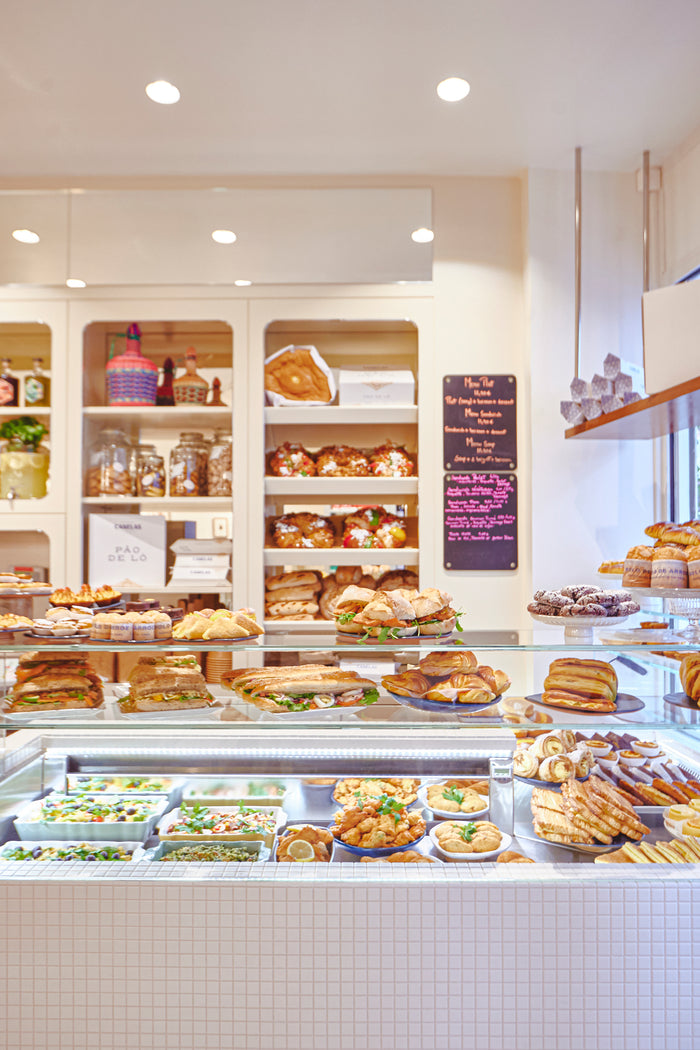 comptoir de Canelas, épicerie et boulangerie portugaise avec sandwichs, spécialités portugaises